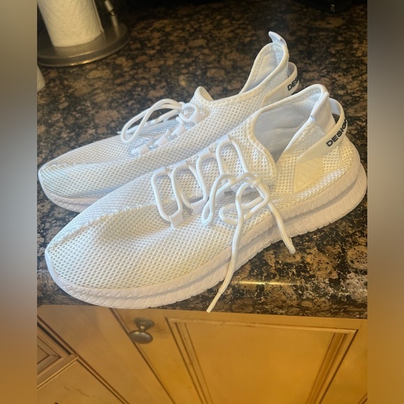 Designed 2020 ladies walking sneaker size 11 excellent condition feather light - Picture 3 of 10